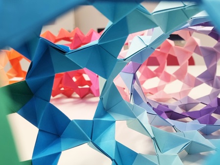Origami Torus Regenbogenfarben